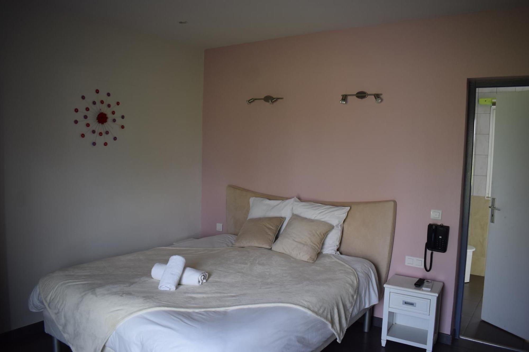 Hotel La Maison Du 3*